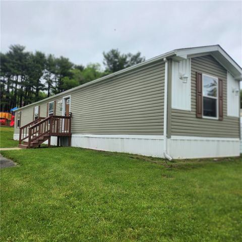 Photo of 203 Cardinal Dr, Jeannette, PA 15644 (MLS # 1752403)