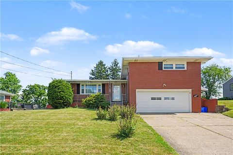 Photo of 2107 Lynwood Dr, Aliquippa, PA 15001 (MLS # 1759908)