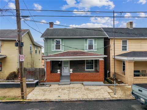 Photo of 519 Washington St, Mount Pleasant, PA 15666 (MLS # 1743544)