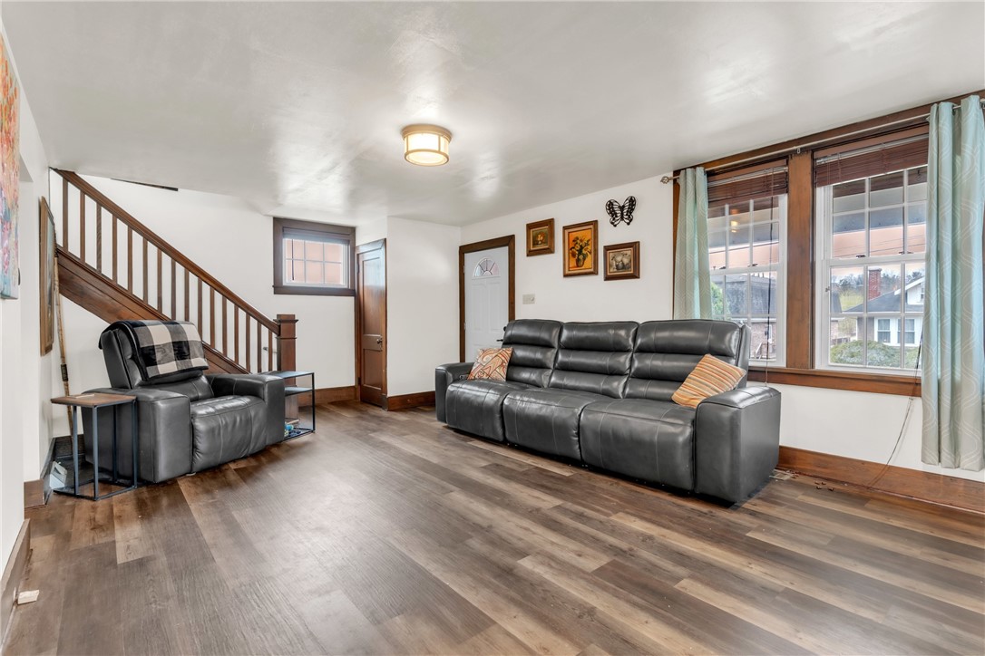 130 N Main St St, Houston, Pennsylvania image 7