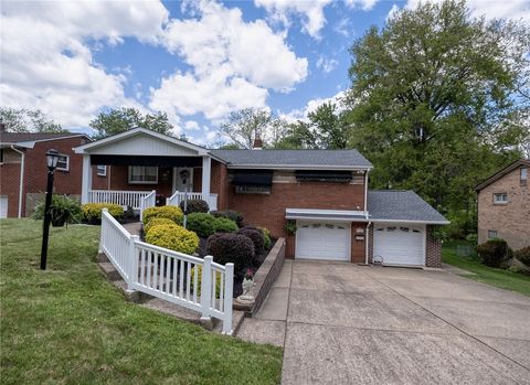 Photo of 422 Woodrift Ln, Pittsburgh, PA 15236 (MLS # 1762817)