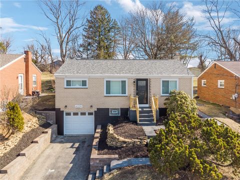 Photo of 6329 Crestview Dr, South Park, PA 15129 (MLS # 1741797)