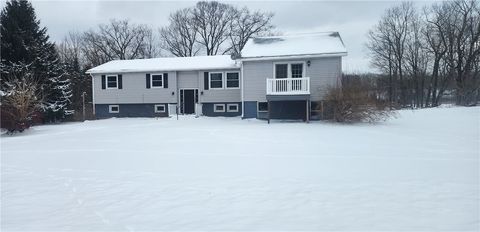 Photo of 583 Gas Center Rd, Seward, PA 15954 (MLS # 1735692)