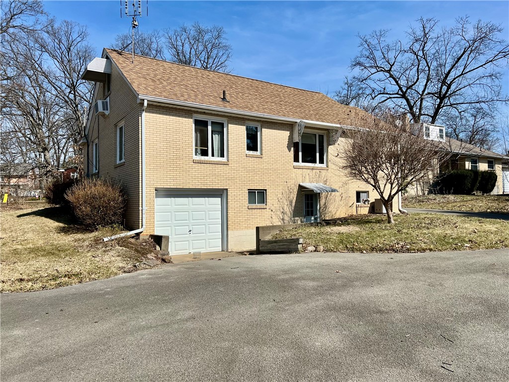 1919 Shady Drive Dr, Farrell, Pennsylvania image 4