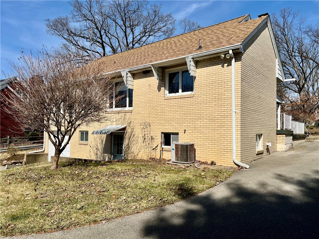 1919 Shady Drive Dr, Farrell, Pennsylvania image 3