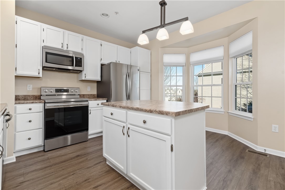 Cranberry Twp, Pennsylvania 16066, United States, 3 Bedrooms Bedrooms, ,3 BathroomsBathrooms,Residential,Active,238190