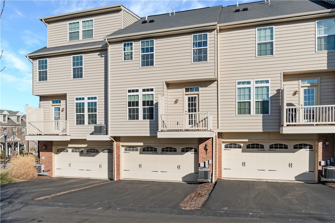 Cranberry Twp, Pennsylvania 16066, United States, 3 Bedrooms Bedrooms, ,3 BathroomsBathrooms,Residential,Active,238190