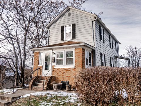 Photo of 974 Coleman Ave, Sharpsville, PA 16150 (MLS # 1733282)