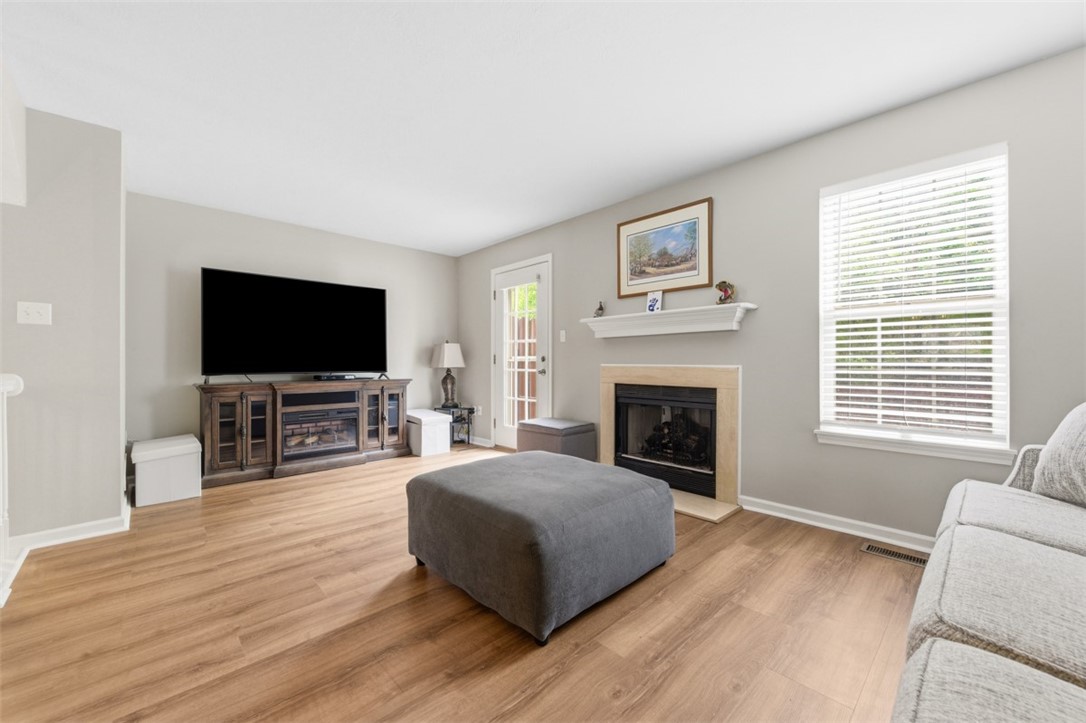 229 Hillvue Dr