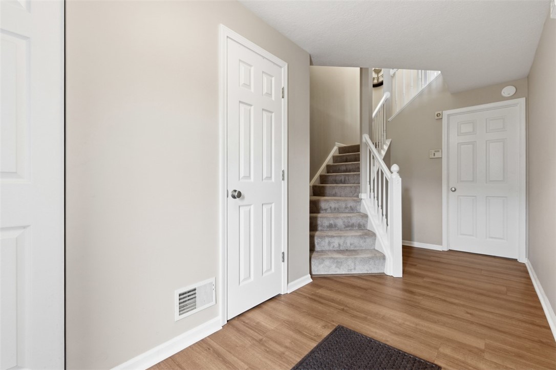229 Hillvue Dr