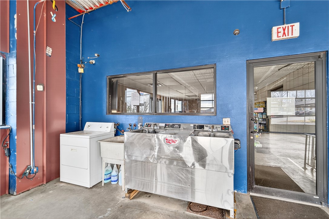 N Versailles, Pennsylvania 15137, United States, ,Commercial,Active,243547