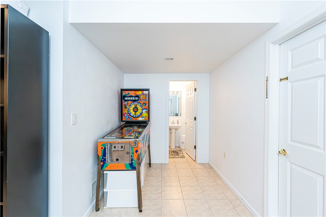 Hempfield Twp - Wml, Pennsylvania 15601, United States, 4 Bedrooms Bedrooms, ,3 BathroomsBathrooms,Residential,Contingent,135153