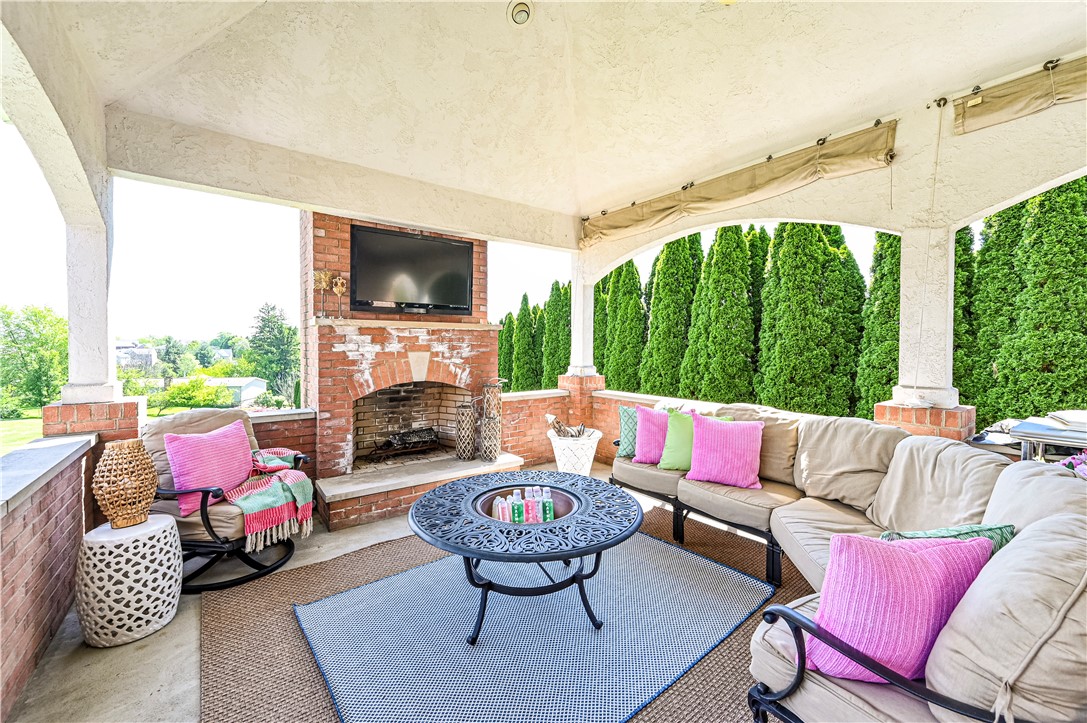 Hempfield Twp - Wml, Pennsylvania 15601, United States, 4 Bedrooms Bedrooms, ,3 BathroomsBathrooms,Residential,Contingent,135153