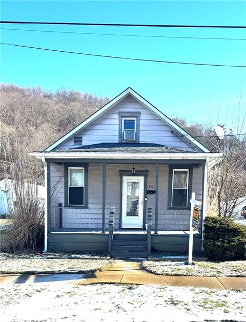 322 N Washington St Evans City Boro PA 16033