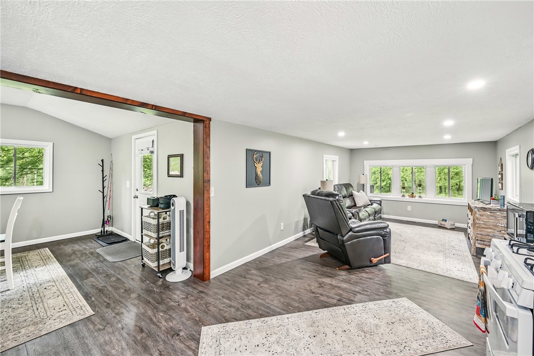 Shenango, Pennsylvania 16424, United States, 2 Bedrooms Bedrooms, ,1 BathroomBathrooms,Residential,Contingent,139967