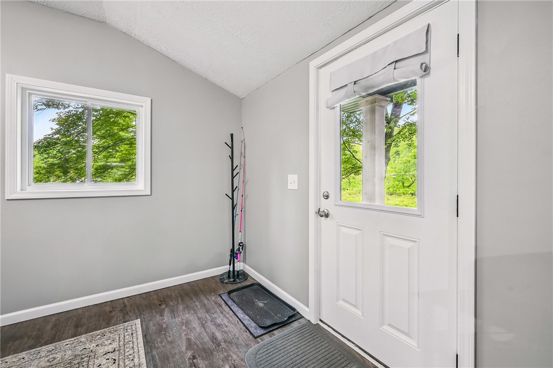 Shenango, Pennsylvania 16424, United States, 2 Bedrooms Bedrooms, ,1 BathroomBathrooms,Residential,Contingent,139967