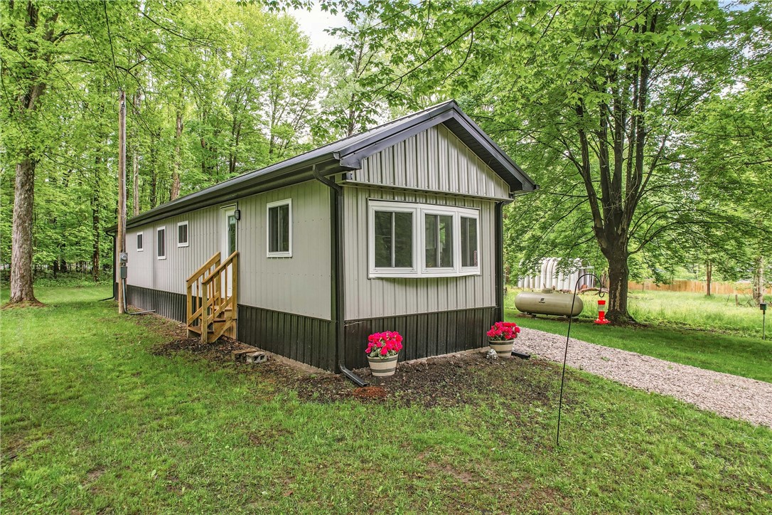 Shenango, Pennsylvania 16424, United States, 2 Bedrooms Bedrooms, ,1 BathroomBathrooms,Residential,Contingent,139967