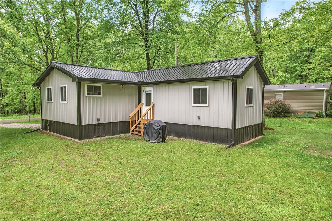 Shenango, Pennsylvania 16424, United States, 2 Bedrooms Bedrooms, ,1 BathroomBathrooms,Residential,Contingent,139967