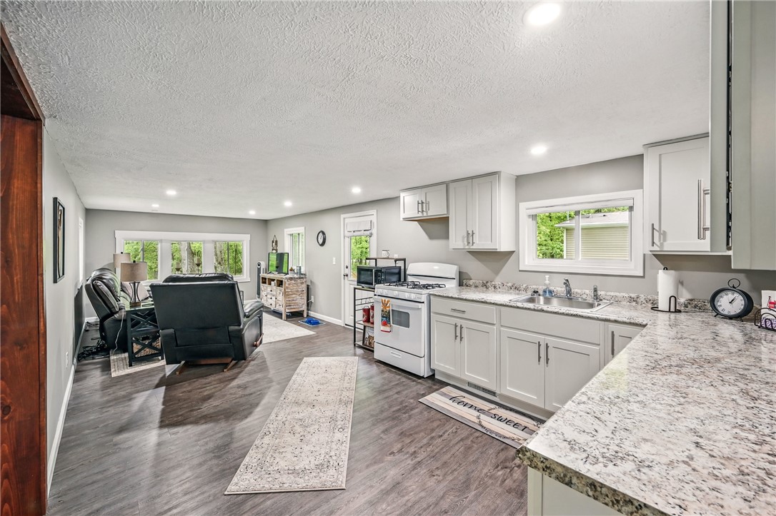 Shenango, Pennsylvania 16424, United States, 2 Bedrooms Bedrooms, ,1 BathroomBathrooms,Residential,Contingent,139967