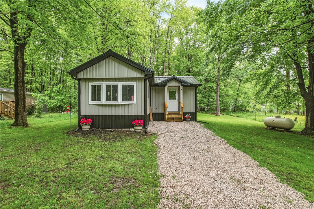 Shenango, Pennsylvania 16424, United States, 2 Bedrooms Bedrooms, ,1 BathroomBathrooms,Residential,Contingent,139967