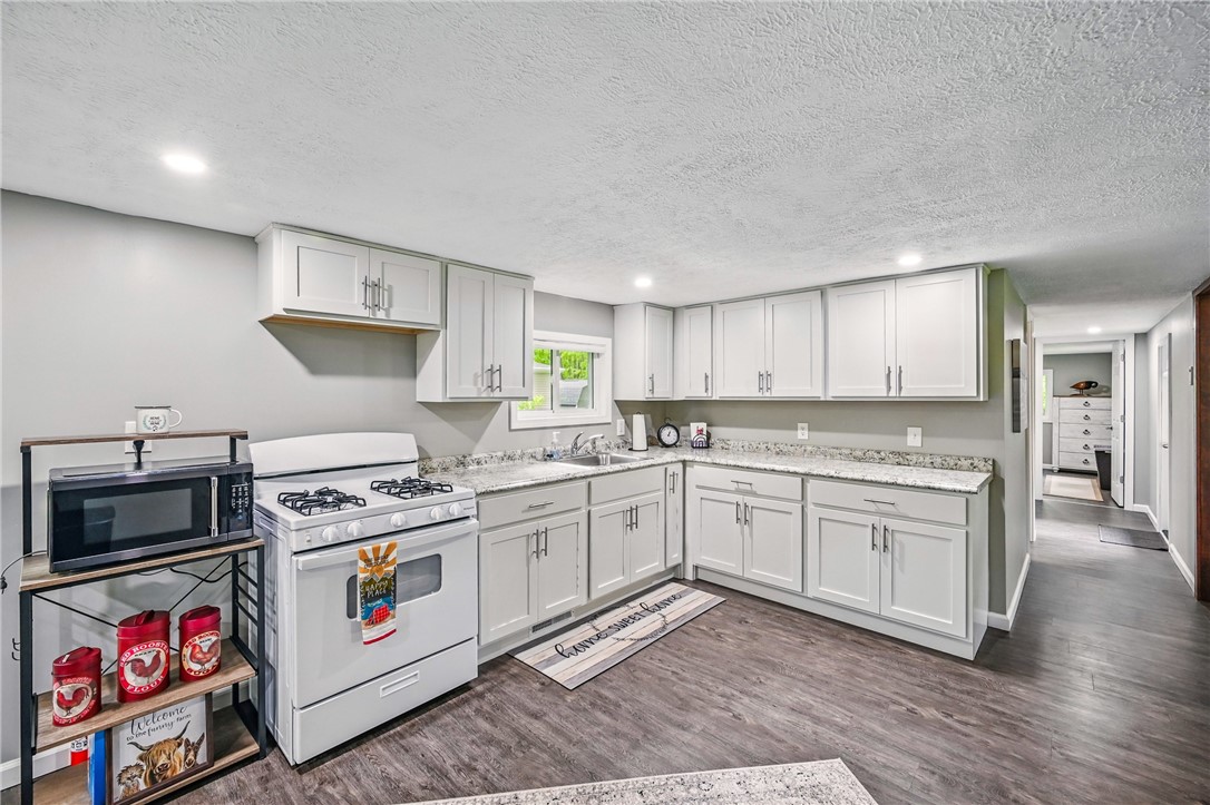 Shenango, Pennsylvania 16424, United States, 2 Bedrooms Bedrooms, ,1 BathroomBathrooms,Residential,Contingent,139967