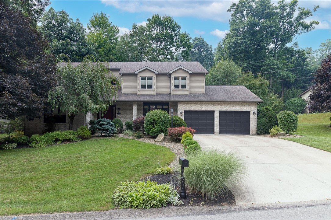 220 Thornwood Dr
