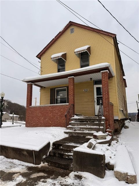 230 13th St Ellwood City PA 16117