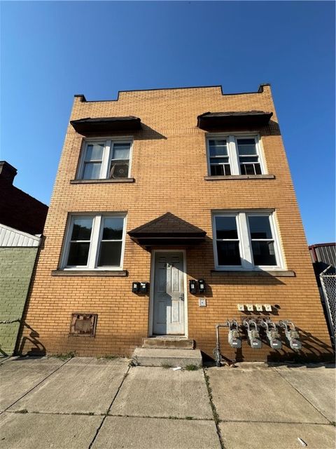 Photo of 505 Broadway Ave, Mckees Rocks, PA 15136 (MLS # 1732817)