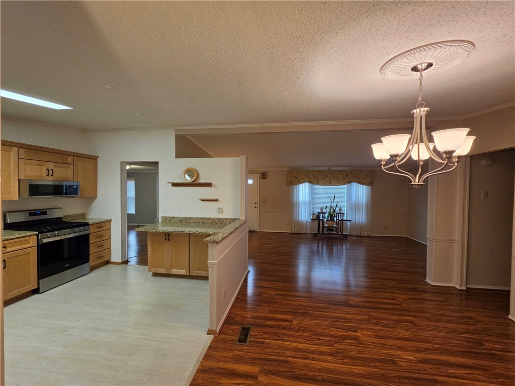 405 Vista Ln