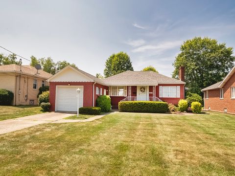 Photo of 1521 Melrose Ave, Natrona Heights, PA 15065 (MLS # 1726112)