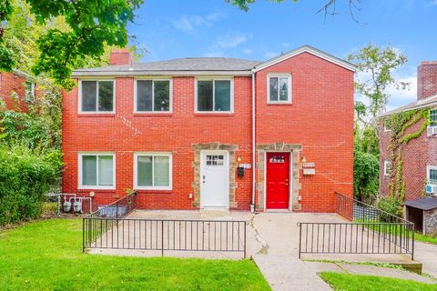 Photo of 1123-1125 Woodbine St, Pittsburgh, PA 15201 (MLS # 1743124)