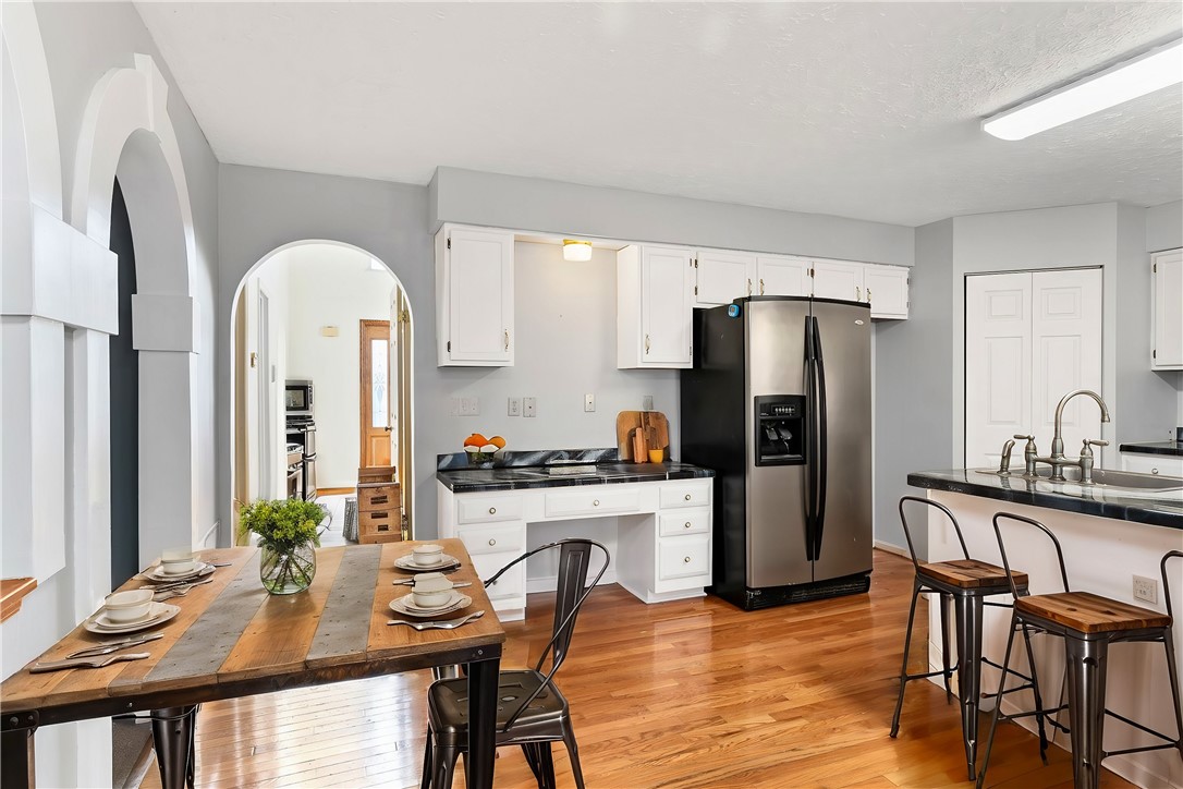 Cranberry Twp, Pennsylvania 16066, United States, 4 Bedrooms Bedrooms, ,4 BathroomsBathrooms,Residential,Pending,27925