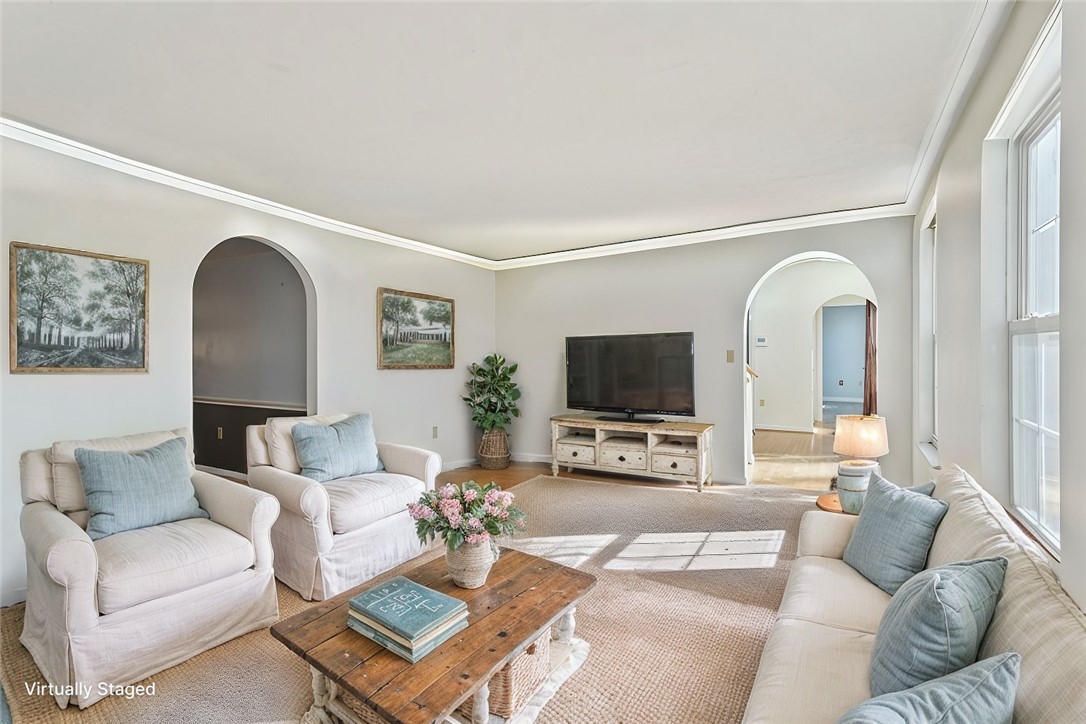 Cranberry Twp, Pennsylvania 16066, United States, 4 Bedrooms Bedrooms, ,4 BathroomsBathrooms,Residential,Pending,27925