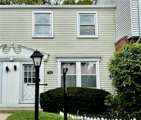 Townhouse For Sale - 704 Countryside Dr Dr<br/> McKees Rocks, PA 15136