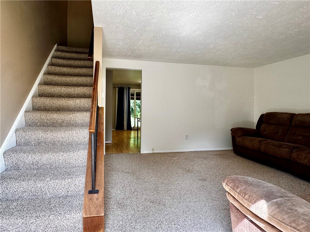 704 Countryside Dr