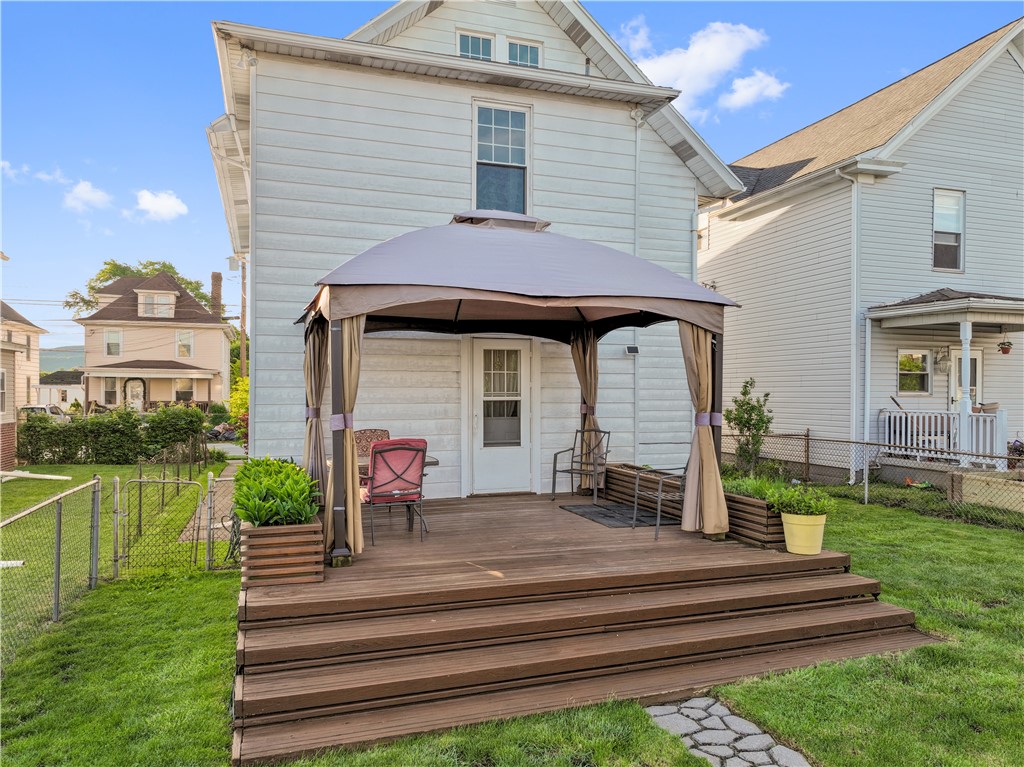 210 Union St