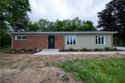 Photo of 1165 Kings Ln, Coraopolis, PA 15108 (MLS # 1760156)