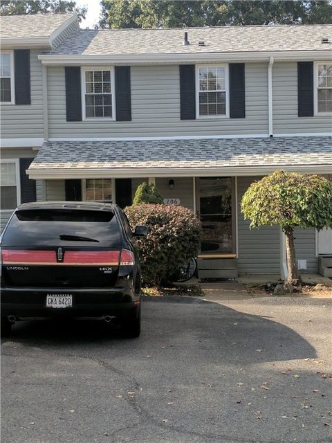 Photo of 206 Parkwood Dr, Cranberry Twp, PA 16066 (MLS # 1731925)