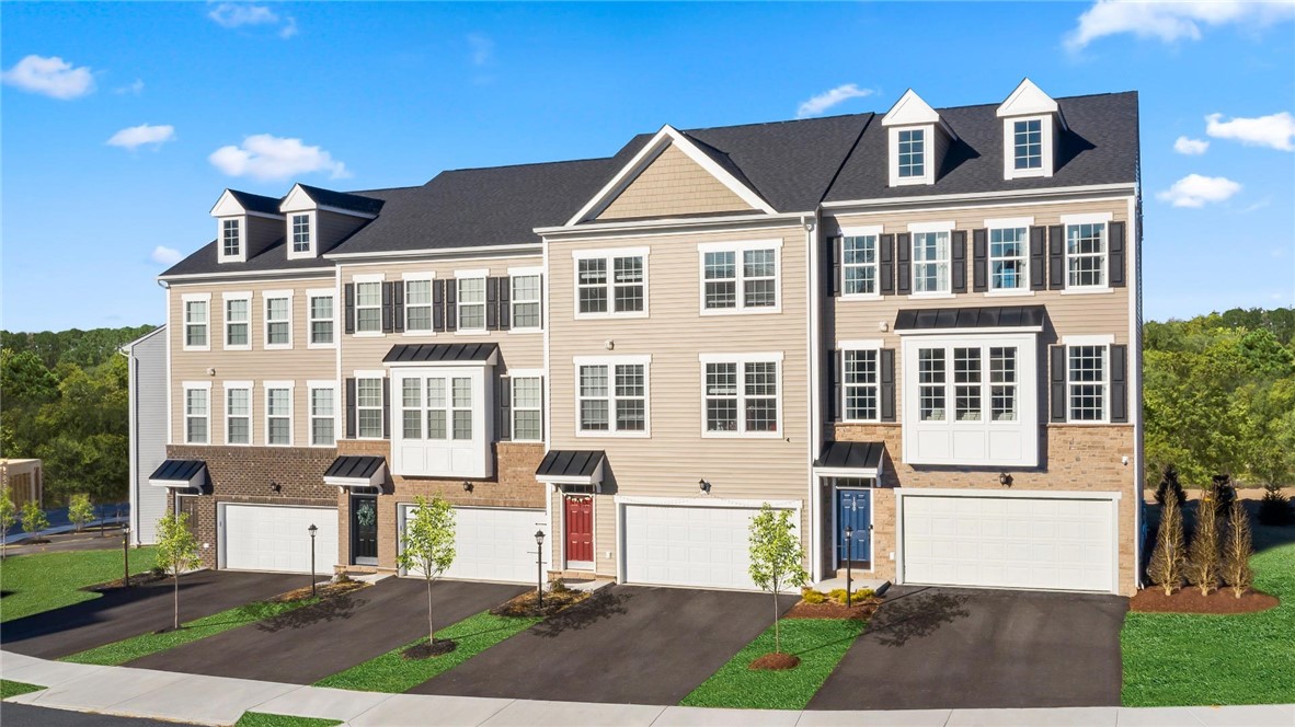 Photo 3 of 14 of 134 Sweetwater Dr. townhome