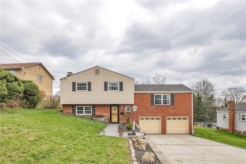 Photo of 2537 N Lightwood Ave, Bethel Park, PA 15102 (MLS # 1746472)