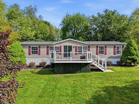 120 Orange Alley Adams Twp PA 16046