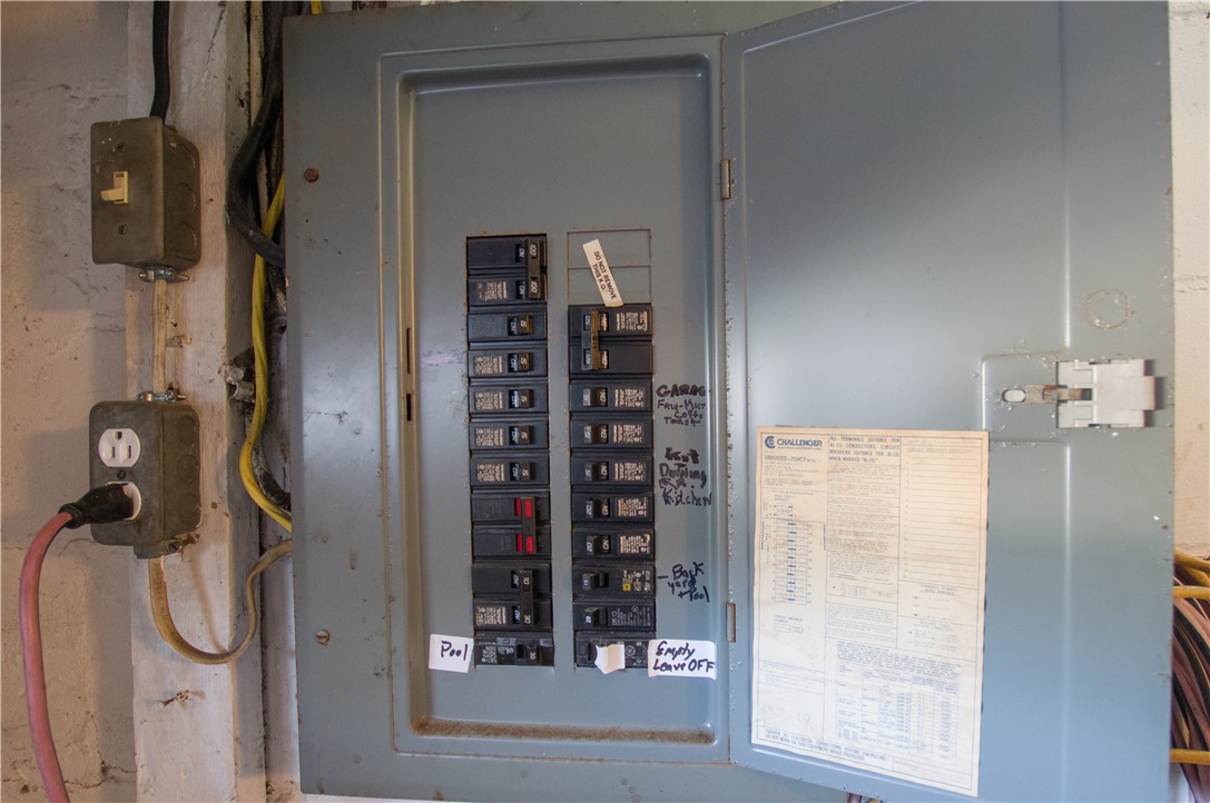 Stowe Twp, Pennsylvania 15136, United States, 4 Bedrooms Bedrooms, ,2 BathroomsBathrooms,Residential,Active,48706