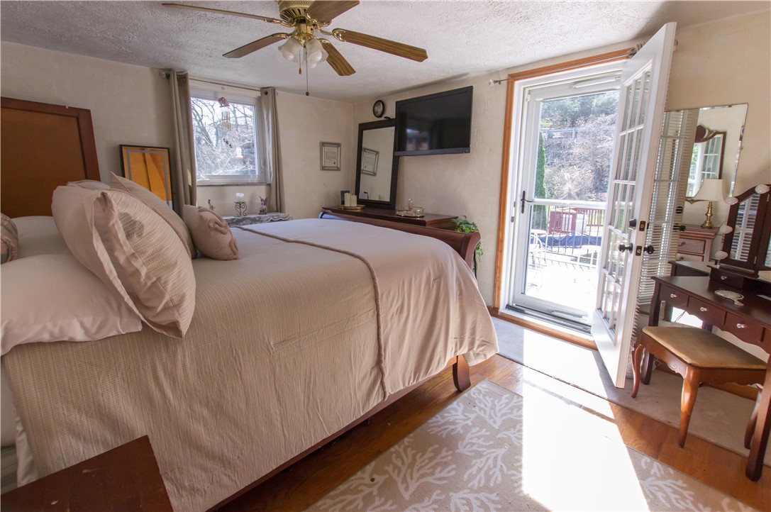 Stowe Twp, Pennsylvania 15136, United States, 4 Bedrooms Bedrooms, ,2 BathroomsBathrooms,Residential,Active,48706