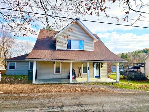 Photo of 769 Orange Street, Oil City, PA 16301 (MLS # 1731780)