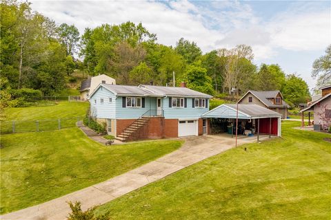 Photo of 2312 Lake Ave, Allison Park, PA 15101 (MLS # 1751482)