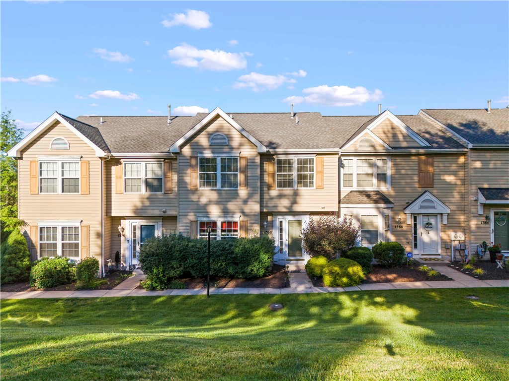 1368 Meadowbrook Dr