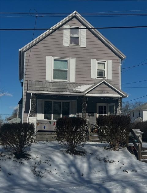 Photo of 389 Frank St, Sharon, PA 16146 (MLS # 1737890)
