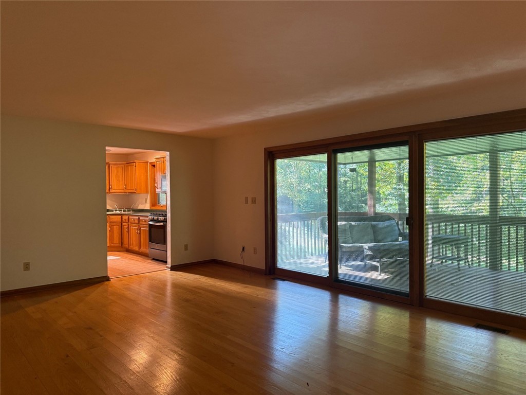 Murrysville, Pennsylvania 15644, United States, 3 Bedrooms Bedrooms, ,3 BathroomsBathrooms,Residential,Active,190857