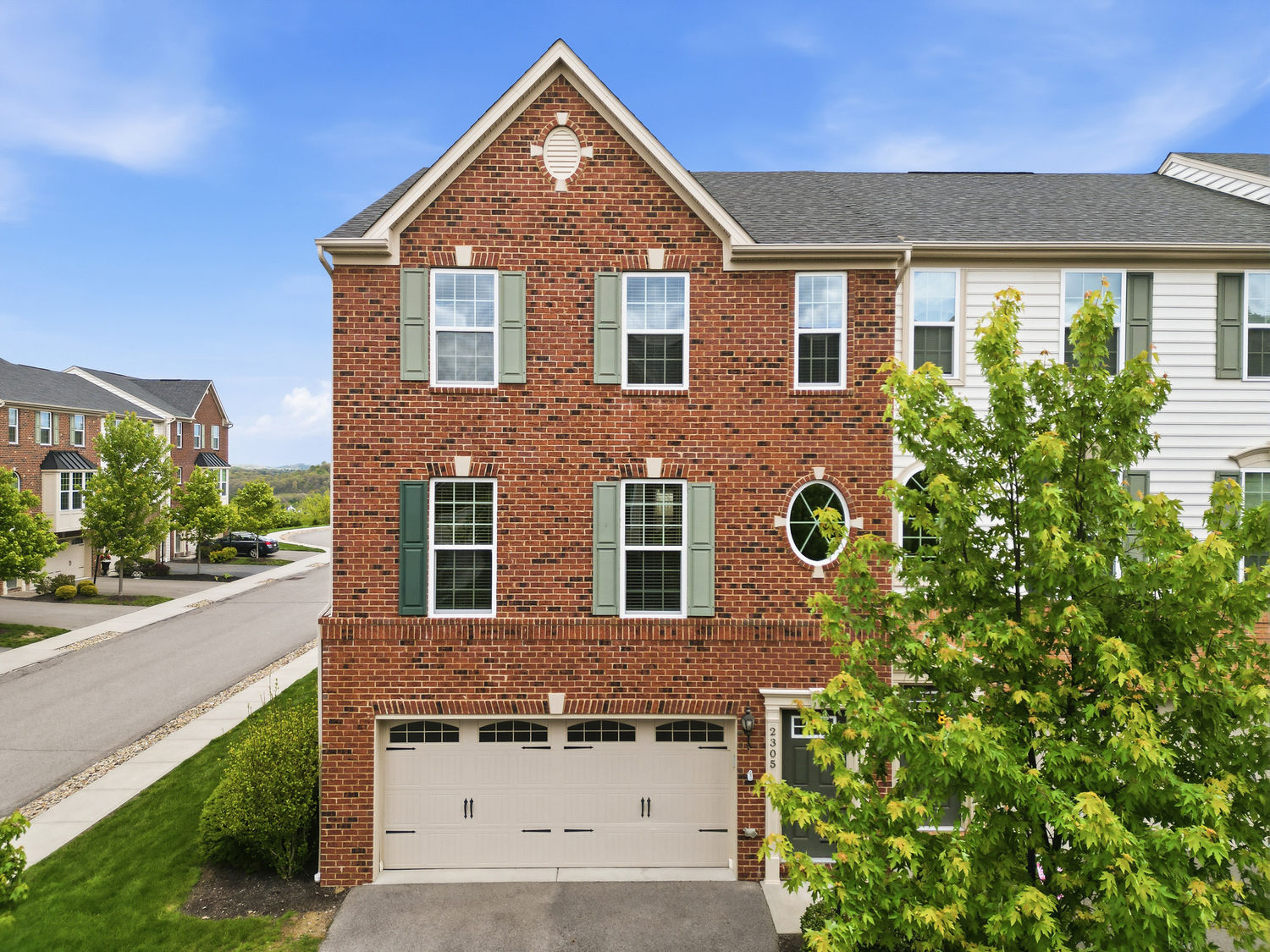 2305 Pointe View Drive