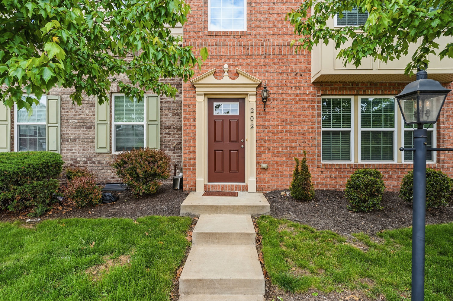 2305 Pointe View Drive